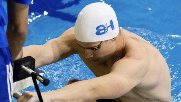 Charles Hockin revienta récord en Rusia