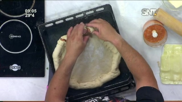 Cocina LMCD: Pizza con borde de salchichas UPISA - SNT