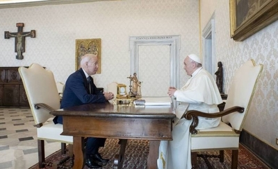 Diario HOY | Biden y el papa charlaron en privado unos 75 minutos en histórica visita