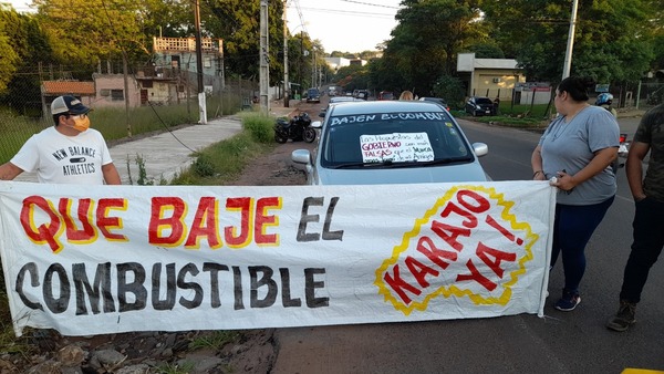 Conductores de plataformas protestan frente a Petropar: "Que baje el combustible" - ADN Digital