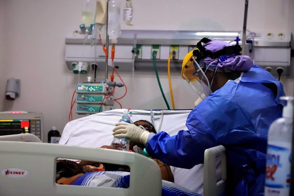 COVID-19: aumentan internados y fallecidos; el 80% no estaba vacunado - Nacionales - ABC Color