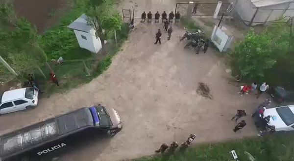 Rescatan a casi 200 personas que trabajaban en régimen de semi esclavitud en La Plata, Argentina - Megacadena — Últimas Noticias de Paraguay