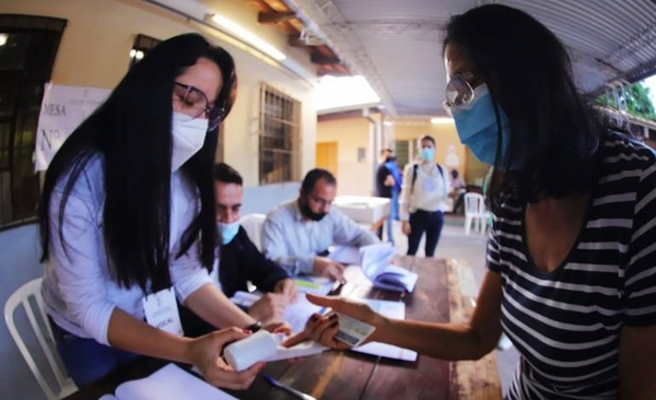 Diario HOY | Postulación de mujeres aumentó un 2 % en las últimas elecciones municipales