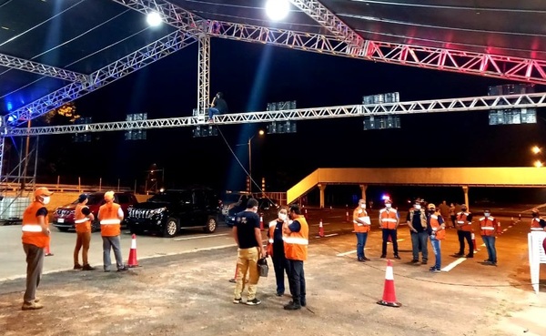 Niegan desecho de vacunas en el autódromo Rubén Dumot