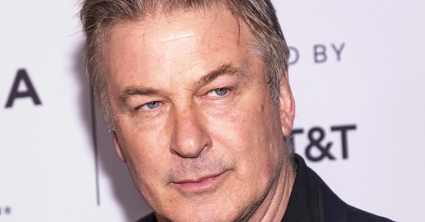 Asistente de dirección admitió que no revisó el arma que le pasó a Alec Baldwin - SNT