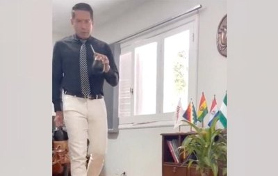 Crónica / Embajador bolí pidió perdón por el video "kashiâi"