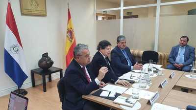 España y Paraguay intensificarán las relaciones económicas y académicas