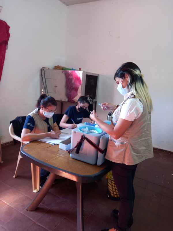 Paraguay rebaja a 16 años la edad de vacunación contra el COVID-19