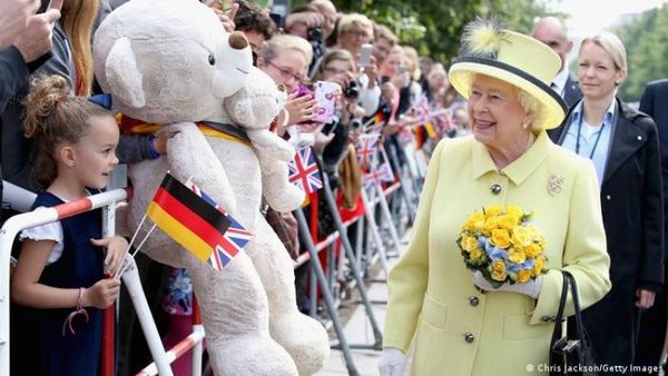 La reina Isabel II cancela sus actos oficiales por las próximas dos semanas