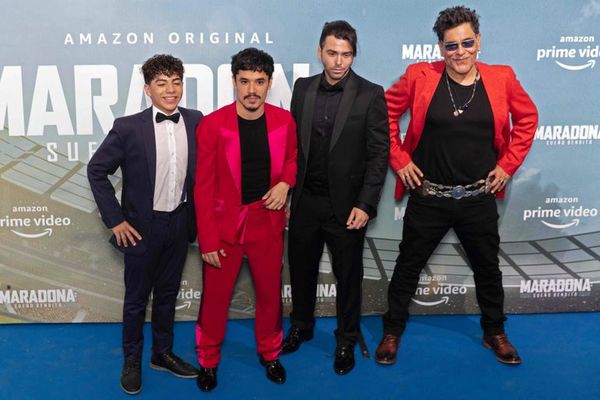 La gloria, la pasión y la muerte de Maradona reviven en la TV - Cine y TV - ABC Color