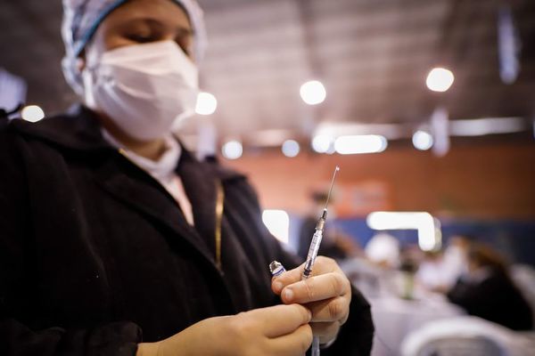 Paraguay rebaja a 16 años la edad de vacunación contra la covid-19 - Mundo - ABC Color