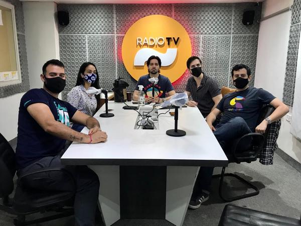 “Paseando patitas”, un emprendimiento que surge por el amor a los peluditos | Ñanduti