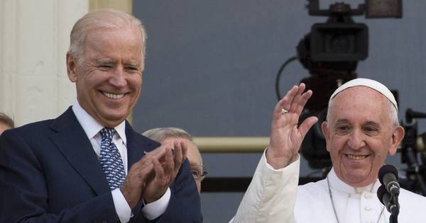 La Nación / Biden y el Papa hablan de cambio climático y pobreza