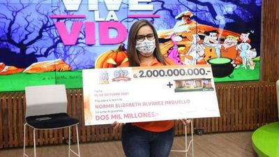 Capiateña se lleva pozo de G. 2.000 millones y una casa del Telebingo Triple
