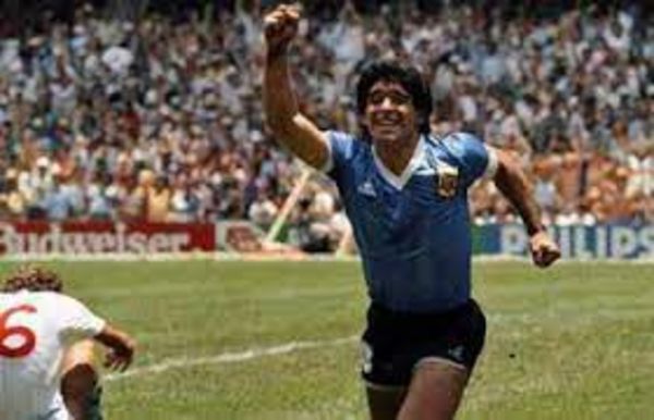 A 61 años del nacimiento de Maradona, Argentina homenajea al astro del fútbol - Fútbol Internacional - ABC Color