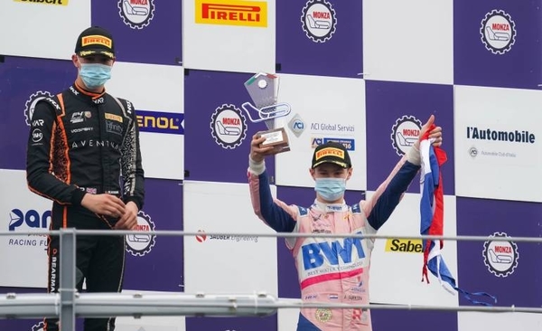 Diario HOY | Joshua Duerksen llevó la bandera paraguaya al podio en Monza