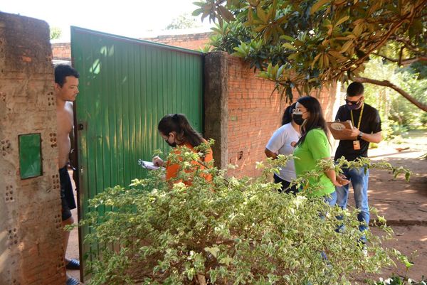 Realizan arborización y notifican a vecinos sobre delito ambiental de quema de basura
