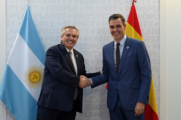 Sánchez ratifica a Alberto Fernández el apoyo a sus negociaciones con el FMI - MarketData
