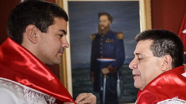 "Santi, si yo no ordeno otra cosa, será el próximo presidente", dice Horacio Cartes