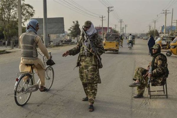 Talibanes matan a dos personas por poner música en una boda