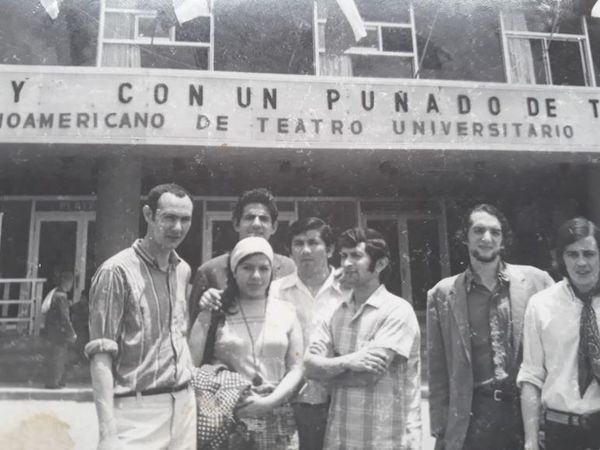 Recordarán 50 años de la gira del Teatro Popular de Vanguardia (TPV) a Manizales - Cultura - ABC Color
