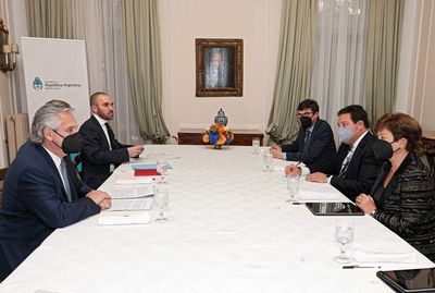 Argentina negocia “con firmeza” con el FMI para recuperar su soberanía - Mundo - ABC Color