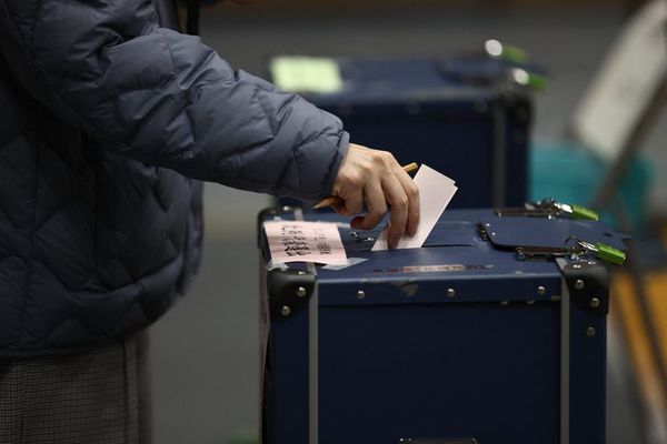 Japoneses comienzan a votar en las elecciones generales - Mundo - ABC Color