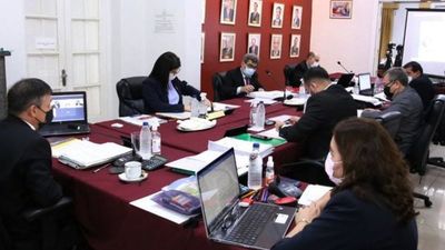 Un pacto político, demasiadas conjeturas