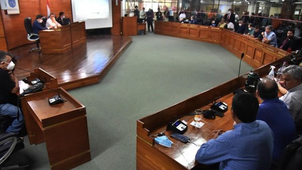 Junta aprueba millonario préstamo para cubrir bicicleteo de Nenecho