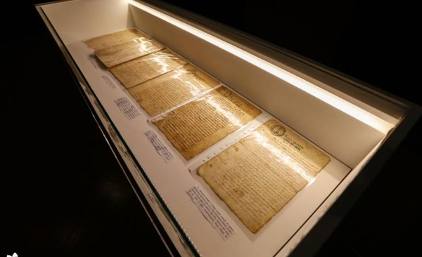 Diario HOY | Archivo Nacional recibe documentos históricos Escribanía Mayor de Gobierno