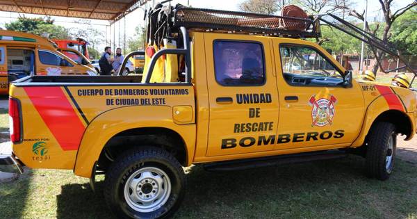 La Nación / Quince bomberos soterrados por el desmoronamiento de una gruta en Brasil