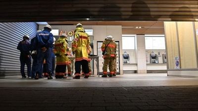 Ataque en tren de Tokio: sujeto hirió con un cuchillo a por lo menos 10 personas