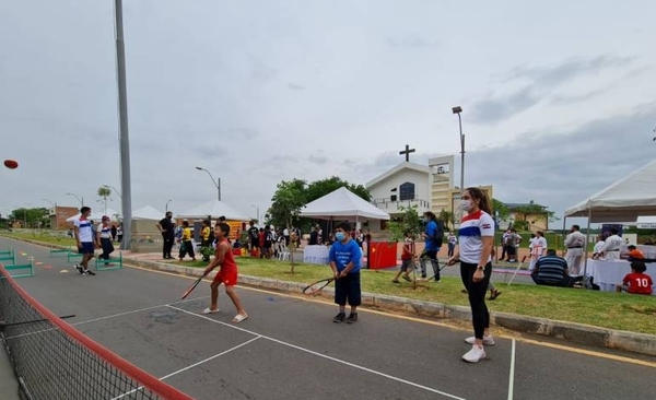 Diario HOY | Atletas celebran Cuadra del Deporte de la SND