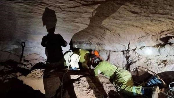 El derrumbe de una caverna deja nueve bomberos muertos en Brasil