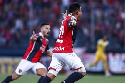 El Ciclón festeja en el Superclásico y sigue al acecho del líder | OnLivePy