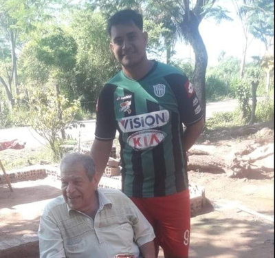 Crónica / Encontró bolso con más de 12 palos y lo devolvió