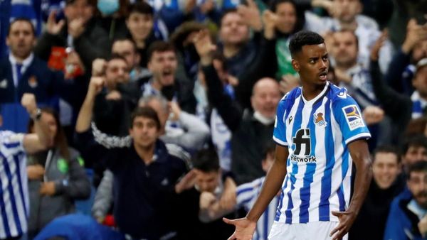 Real Sociedad no suelta la punta
