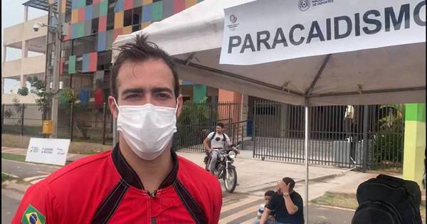La Nación / La Cuadra del Deporte congrega a paracaidistas