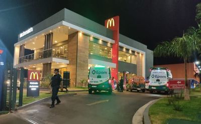 Asaltan con violencia un restaurante de cadena de comidas rápidas - Nacionales - ABC Color