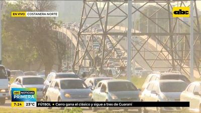 Tráfico pesado en la Costanera por cierre de media calzada por obras - ABC Noticias - ABC Color