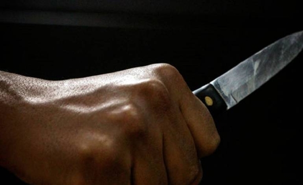Diario HOY | Clavó a su abuelo con un cuchillo: Fiscalía lo imputa por violencia familiar