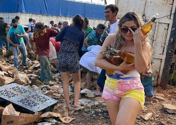 Habló la chica del “meme de las cervezas”: “Los encargados permitieron que la gente lleve; era como un regalo”