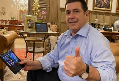 Cartes se lanza de influencer, pero termina en burlas y memes - Noticiero Paraguay