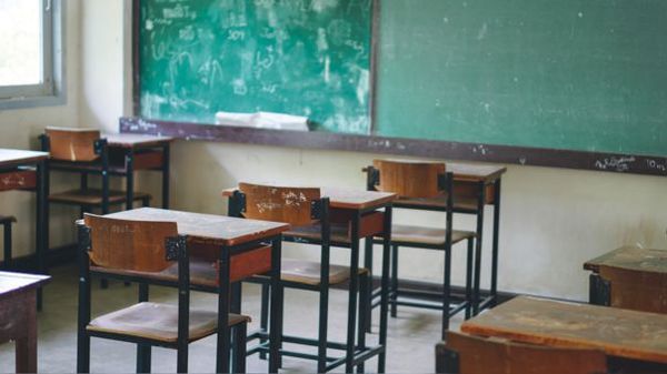 El 2021 cerrará con la deserción de unos 243.000 estudiantes - ADN Digital