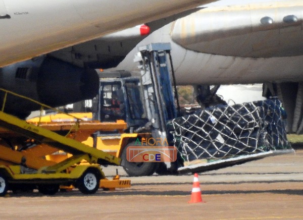 Como opera esquema de EVASIÓN de ADUANEROS en AEROPUERTO y ZONAS FRANCAS