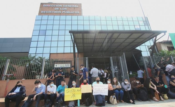 Diario HOY | Caos en Registros Públicos frena la reactivación económica