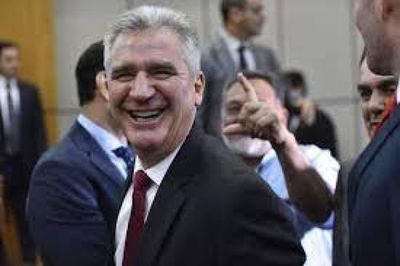 Bacchetta habría vuelto al oficialismo porque quiere ser miembro del TSJE