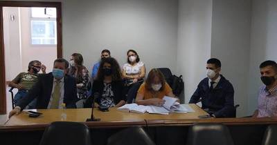 La Nación / Quema de Colorado Róga: juez definirá si eleva a juicio oral proceso de acusados