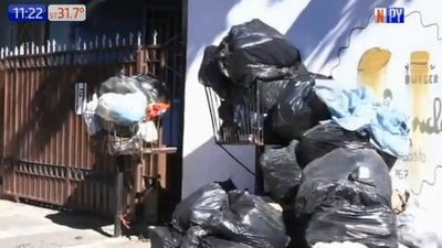 Basuras «engalanan» barrios asuncenos ante desidia municipal | Noticias Paraguay