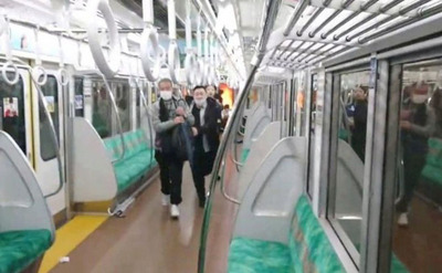 Tokio: el pánico por el ataque de un hombre disfrazado de «Joker» en un tren en la noche de Halloween | OnLivePy